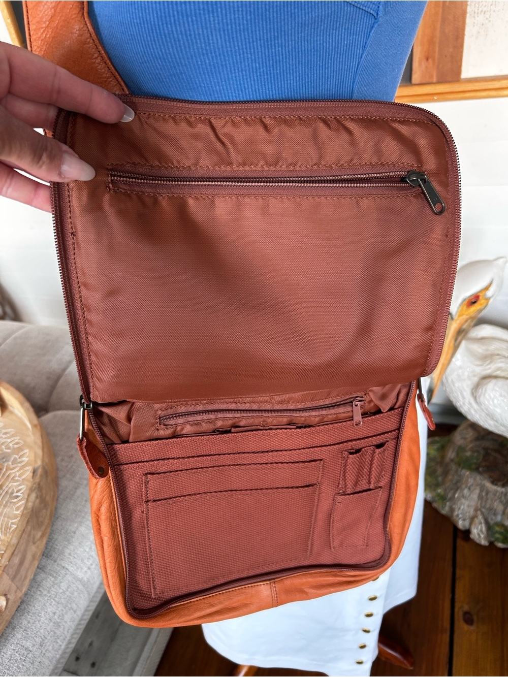 Canyon Outback Genuine Leather Crossbody Messenger Bag Cognac Brown Organizer - Picture 6 of 8